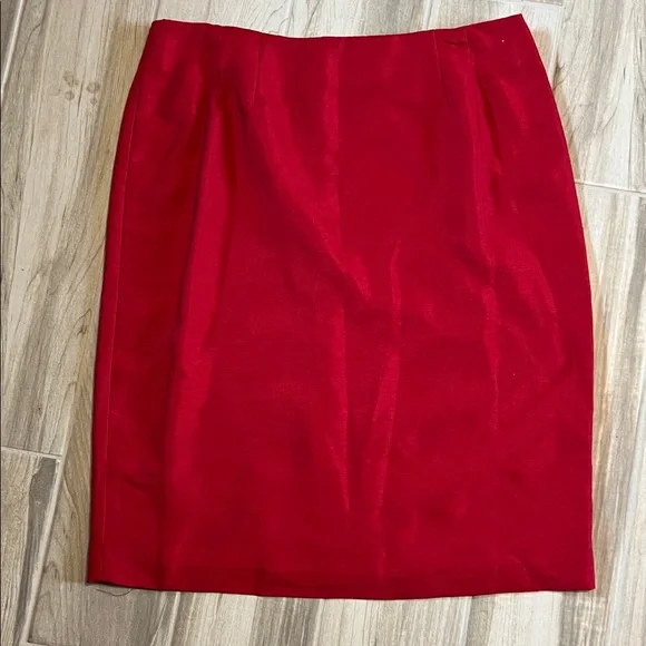 Women's Scarlet Suit - Picture 4 of 7